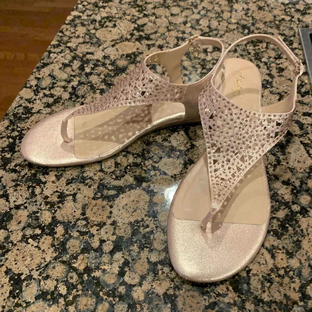 New! Thalia Sodi Rose Gold Ilyssa Open Toe Casual Slingback Sandals - Picture 3 of 9